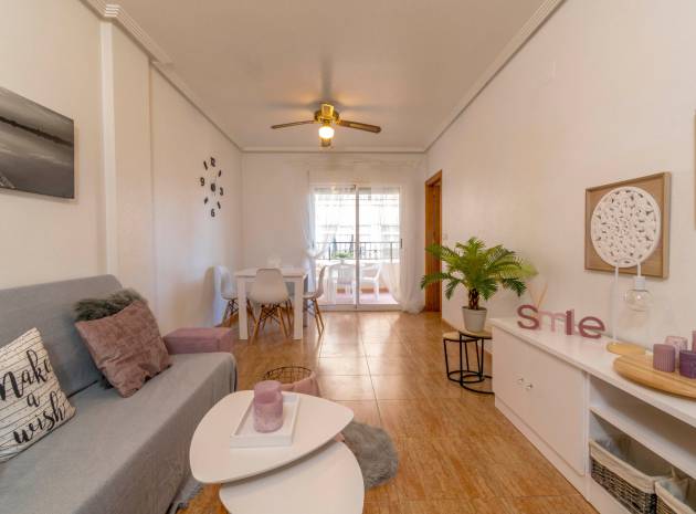 Resale - Apartment - Playa Flamenca - la mirada