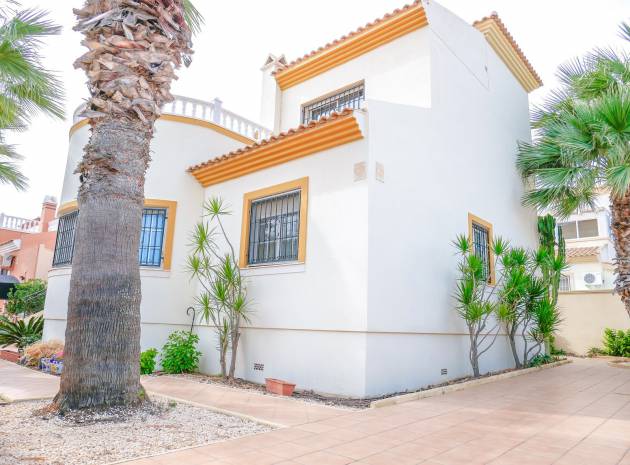 Resale - Villa - Playa Flamenca - La Rueda