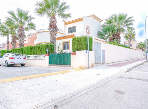 Resale - Villa - Playa Flamenca - La Rueda