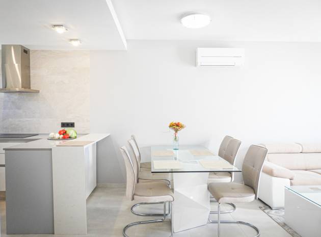 Återförsäljning - Lägenhet - Punta Prima - oasis beach