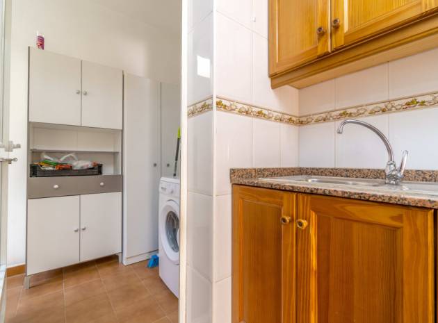 Resale - Apartment - Torrevieja - Baños de Europa