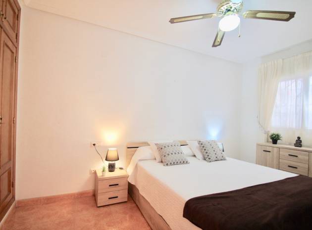 Resale - Apartment - Torrevieja - Baños de Europa
