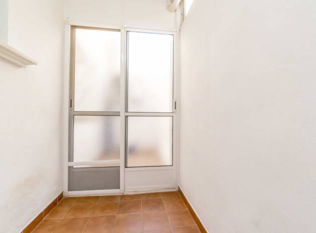 Resale - Apartment - Torrevieja - Baños de Europa