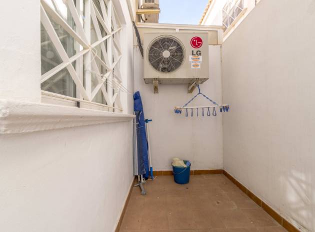 Resale - Apartment - Torrevieja - Baños de Europa