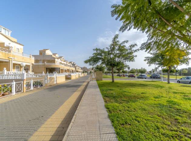 Resale - Apartment - Torrevieja - Baños de Europa