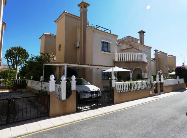Resale - Villa - Playa Flamenca - zodiaco