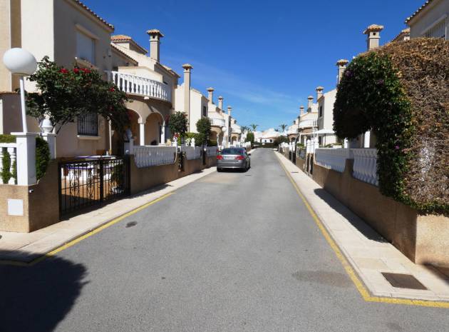Resale - Villa - Playa Flamenca - zodiaco