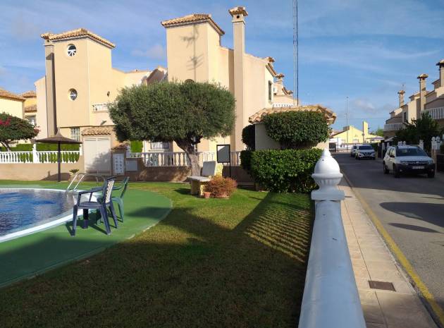 Resale - Villa - Playa Flamenca - zodiaco