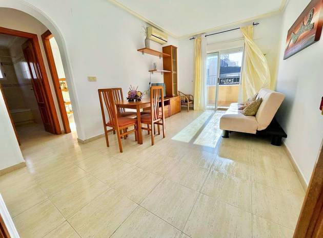 Resale - Apartment - Torrevieja - Aguas Nuevas