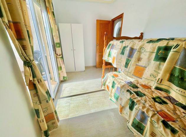 Resale - Apartment - Torrevieja - Aguas Nuevas