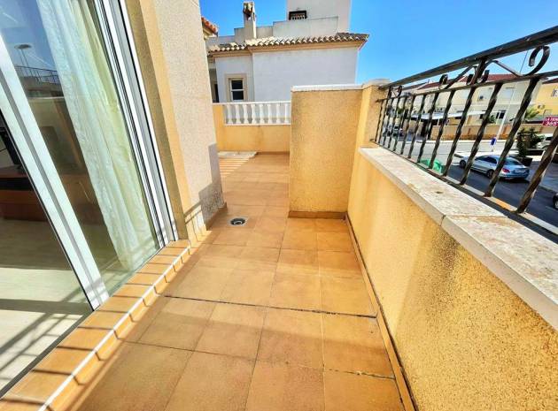 Resale - Apartment - Torrevieja - Aguas Nuevas