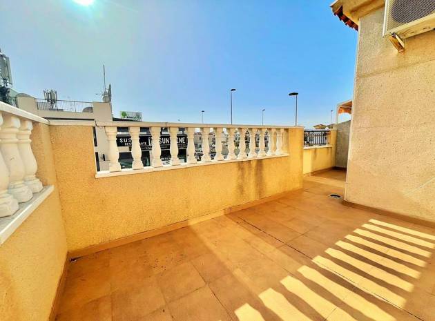 Resale - Apartment - Torrevieja - Aguas Nuevas
