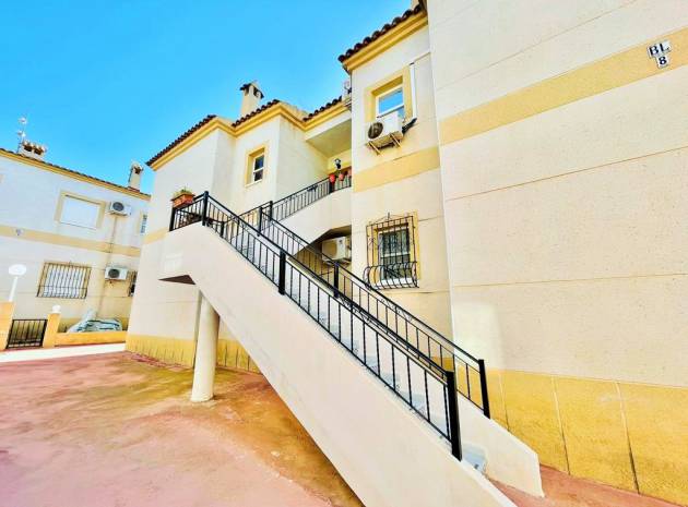 Resale - Apartment - Torrevieja - Aguas Nuevas