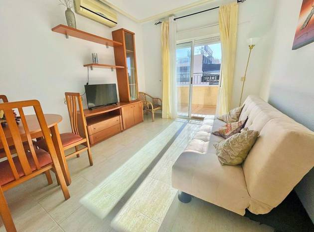 Resale - Apartment - Torrevieja - Aguas Nuevas