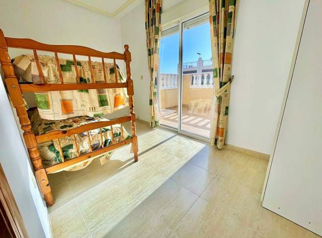 Resale - Apartment - Torrevieja - Aguas Nuevas