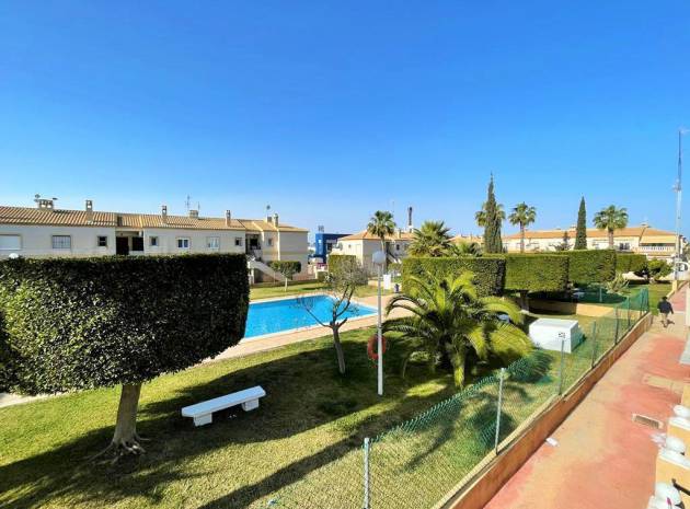 Resale - Apartment - Torrevieja - Aguas Nuevas