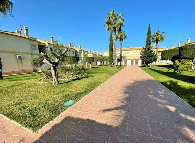 Resale - Apartment - Torrevieja - Aguas Nuevas