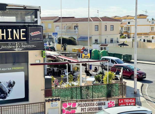 Resale - Apartment - Torrevieja - Aguas Nuevas