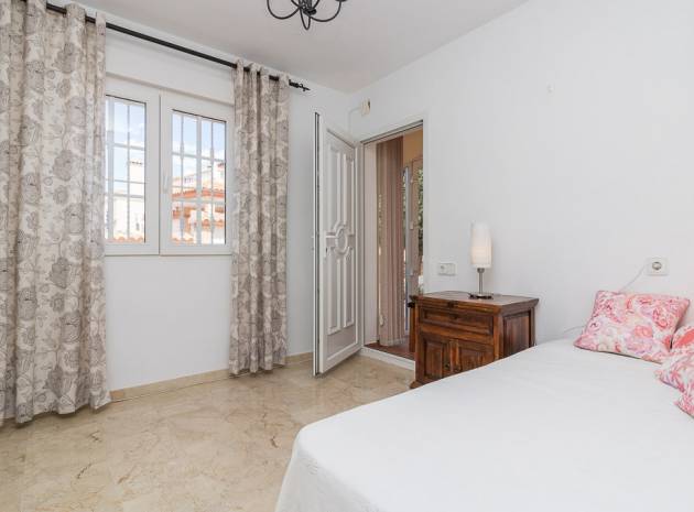 Återförsäljning - Villa - Playa Flamenca - Res. Montilla