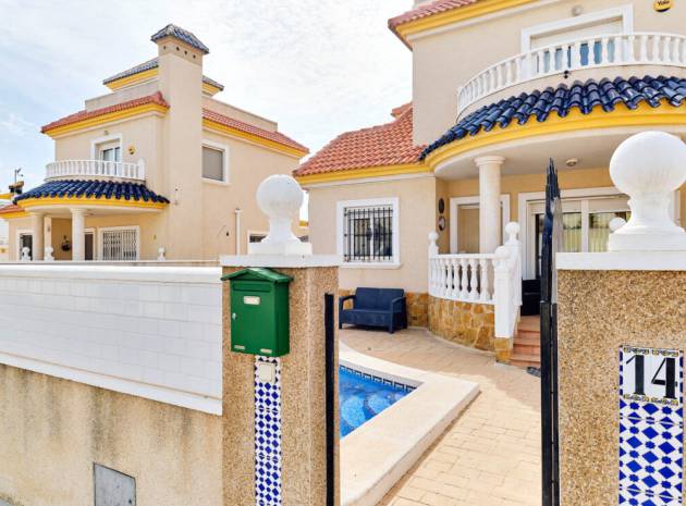 Resale - Villa - Pinar de Campoverde - campoverde