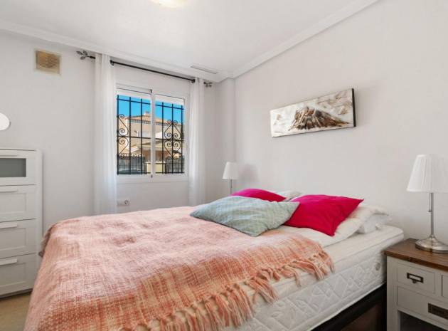 Resale - Villa - Torrevieja - altos de la bahia