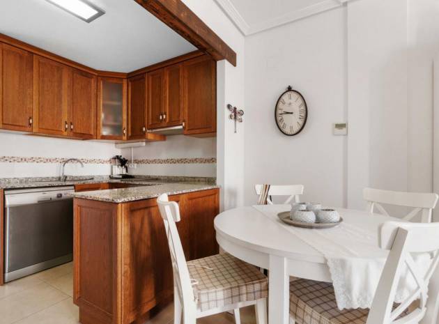 Resale - Villa - Torrevieja - altos de la bahia