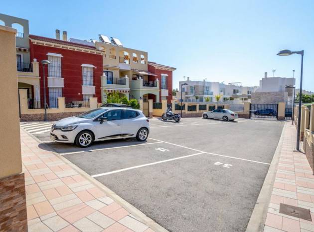 Resale - Villa - Torrevieja - altos de la bahia