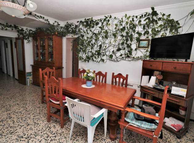 Resale - Apartment - Torrevieja - 1st line to the sea