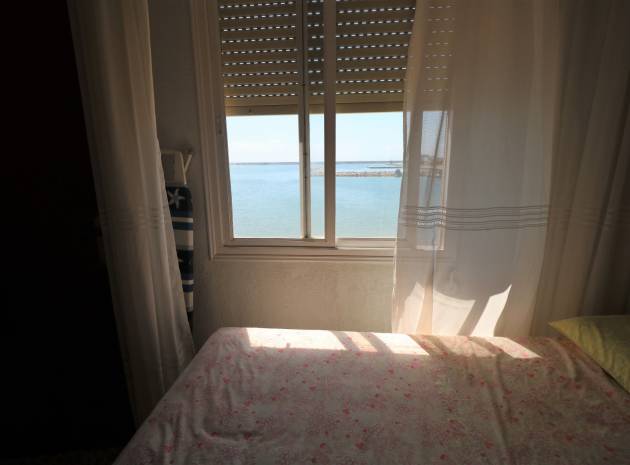 Revente - Appartement - Torrevieja - 1st line to the sea
