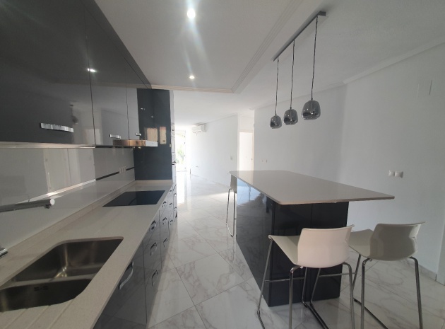 Resale - Apartment - Villamartin - las filipinas