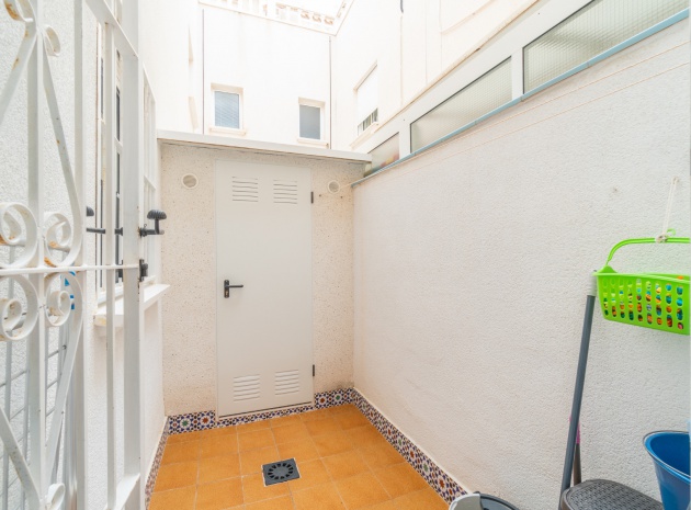 Återförsäljning - Lägenhet - Torrevieja - altos de la bahia