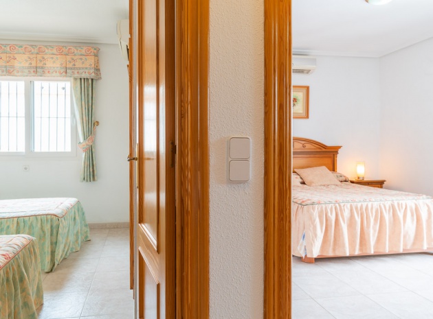 Resale - Villa - Playa Flamenca - El Cid