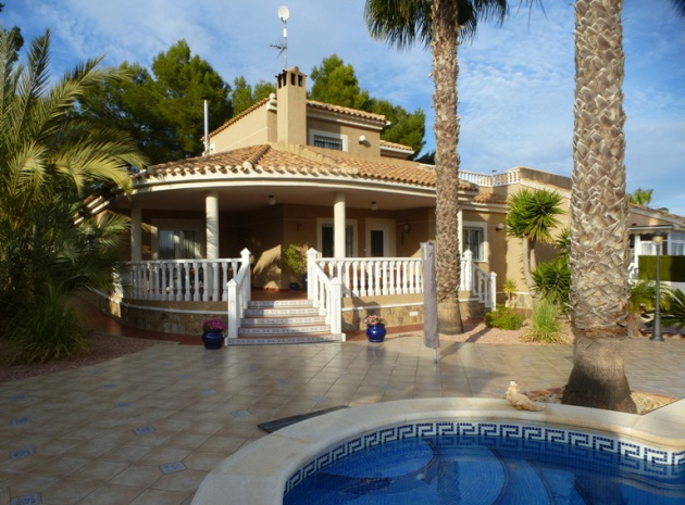 Resale - Villa - Pinar de Campoverde