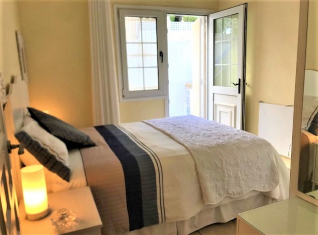 Wiederverkauf - Villa - Villamartin - blue lagoon