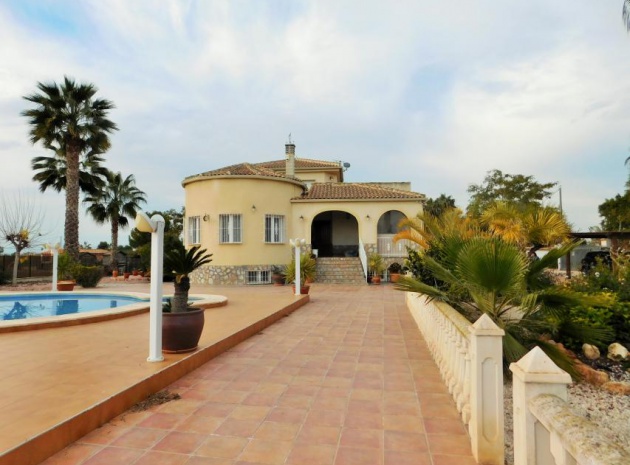 Resale - Villa - Catral