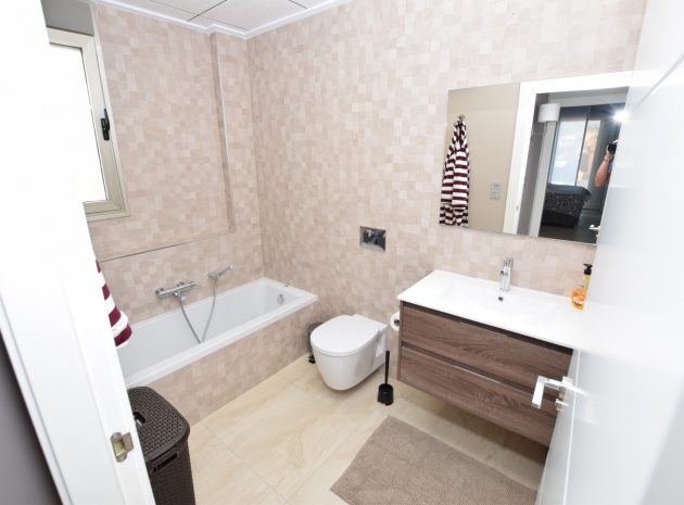 Wiederverkauf - Villa - Villamartin - Pau 8