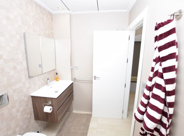 Wiederverkauf - Villa - Villamartin - Pau 8