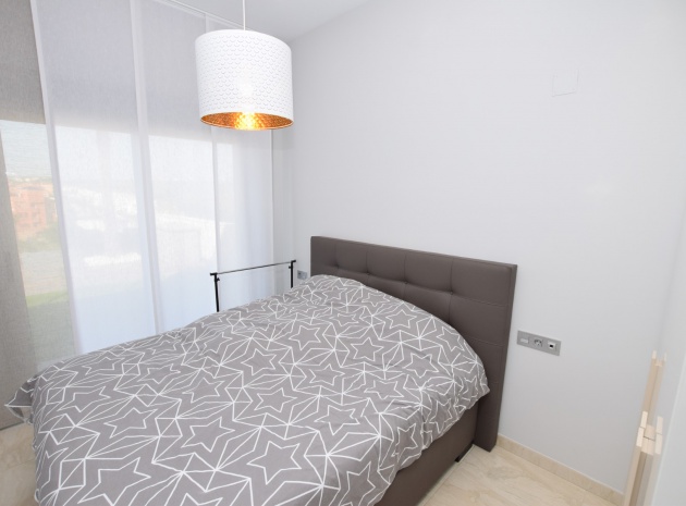 Wiederverkauf - Villa - Villamartin - Pau 8