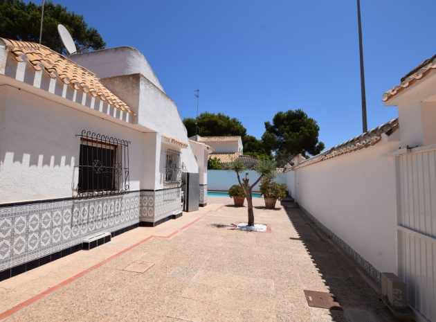 Resale - Villa - La Zenia