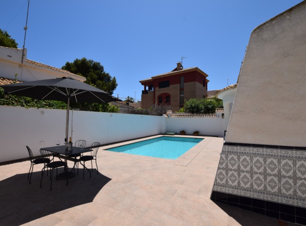 Resale - Villa - La Zenia
