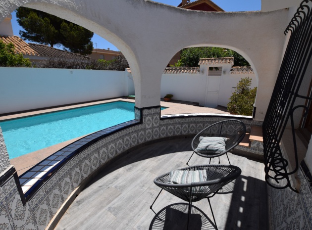 Resale - Villa - La Zenia