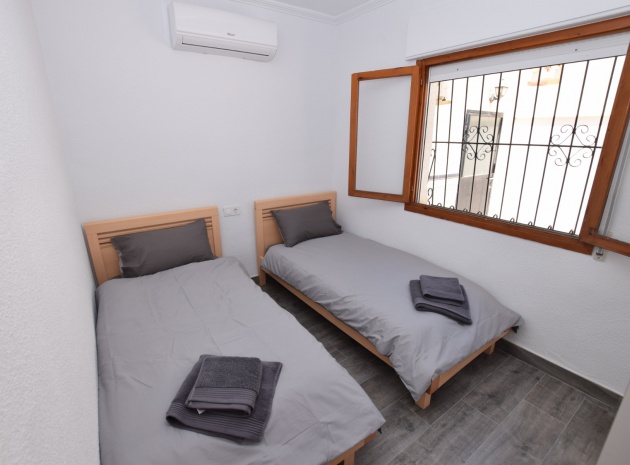 Resale - Villa - La Zenia