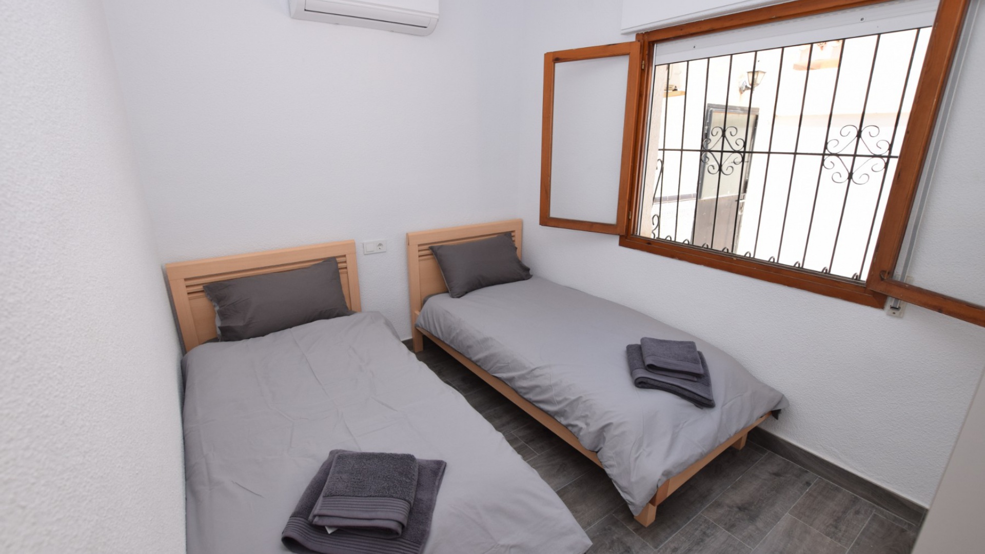 Resale - Villa - La Zenia