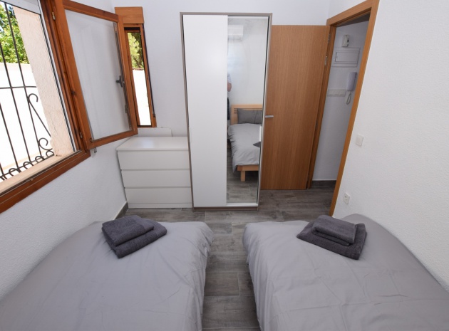 Resale - Villa - La Zenia