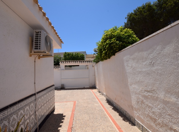 Resale - Villa - La Zenia