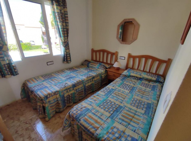 Resale - Apartment - Villamartin - st james park