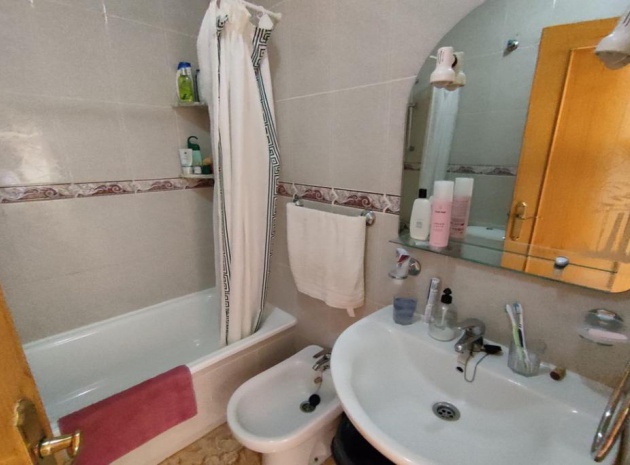 Resale - Apartment - Villamartin - st james park