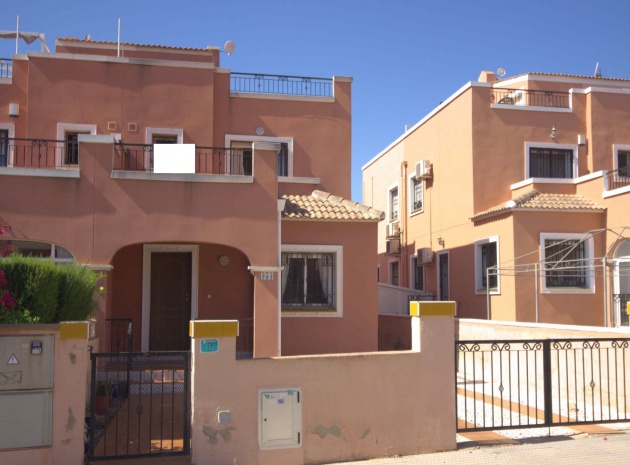 Resale - Villa - Los Montesinos - La Herrada
