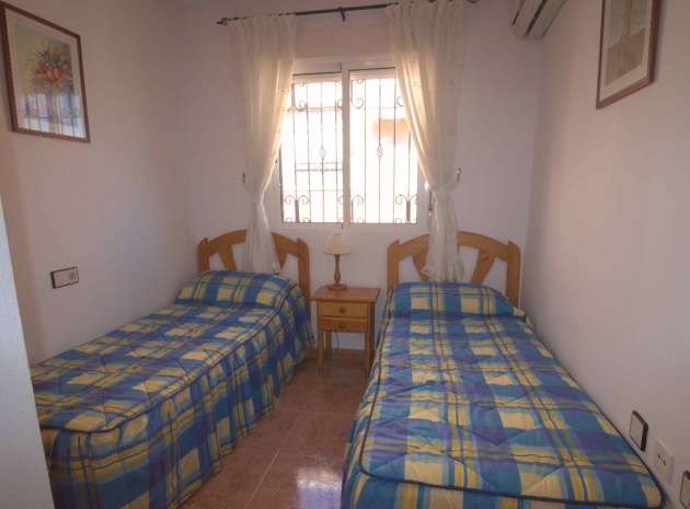 Resale - Villa - Los Montesinos - La Herrada