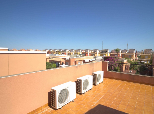 Resale - Villa - Los Montesinos - La Herrada